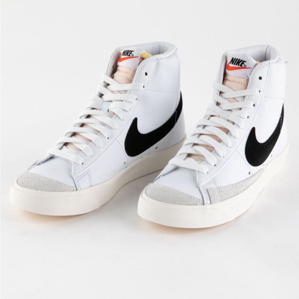 Women’s Nike blazer Mid 77
